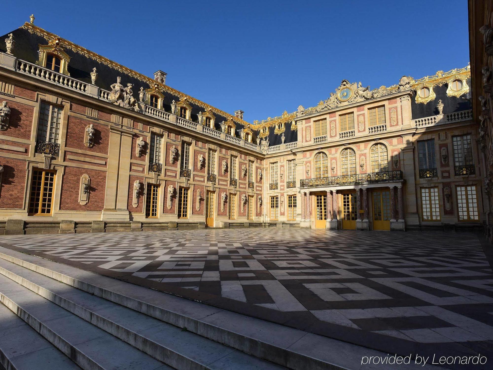 Ibis Versailles Chateau Exterior photo